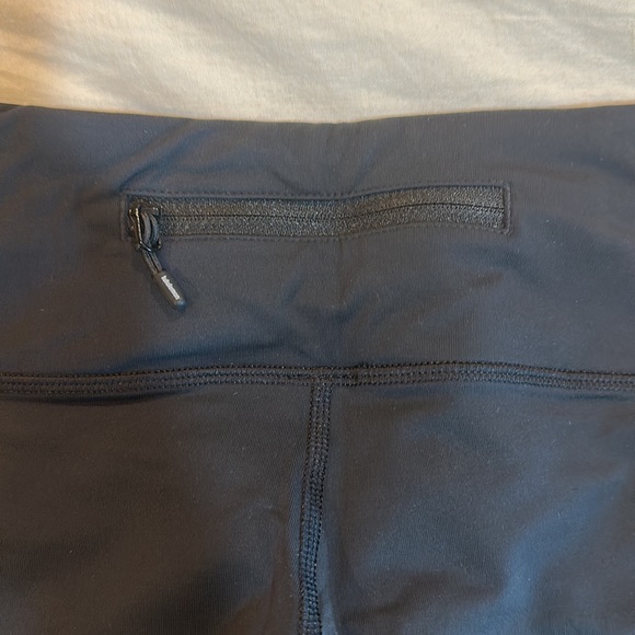 Lululemon Capri leggings pants size 4 - Picture 4 of 5